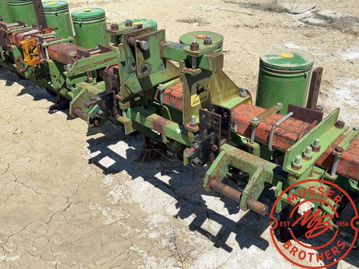 john-deere-71-image-10