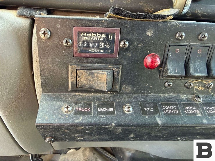 2004-ford-f550-image-40