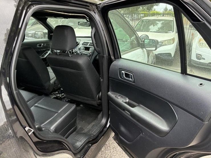 2019-ford-explorer-police-interceptor-image-11