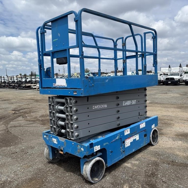 2019 GENIE GS4047