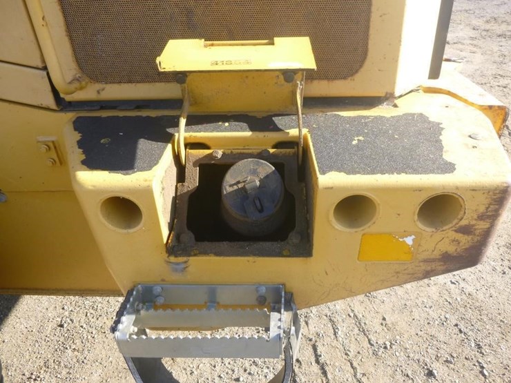 2005-deere-624j-image-35