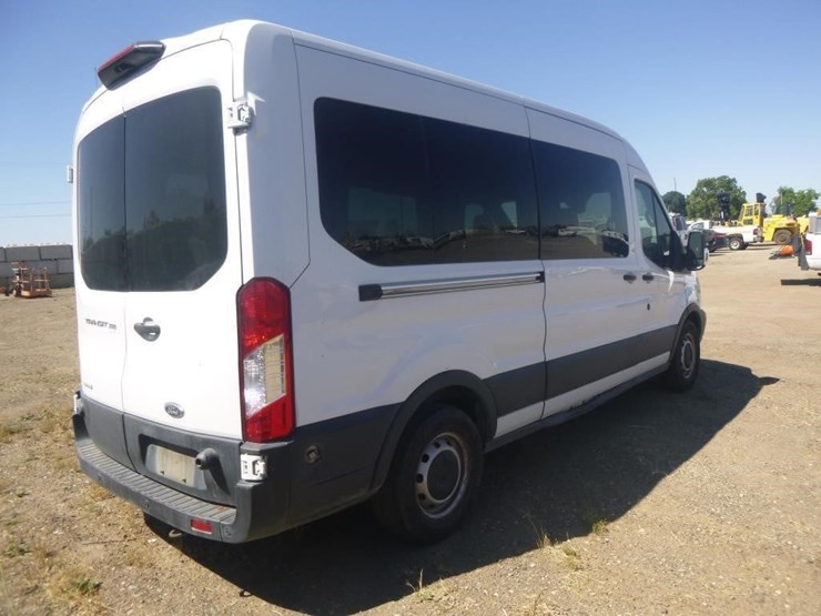 2019-ford-transit-image-4