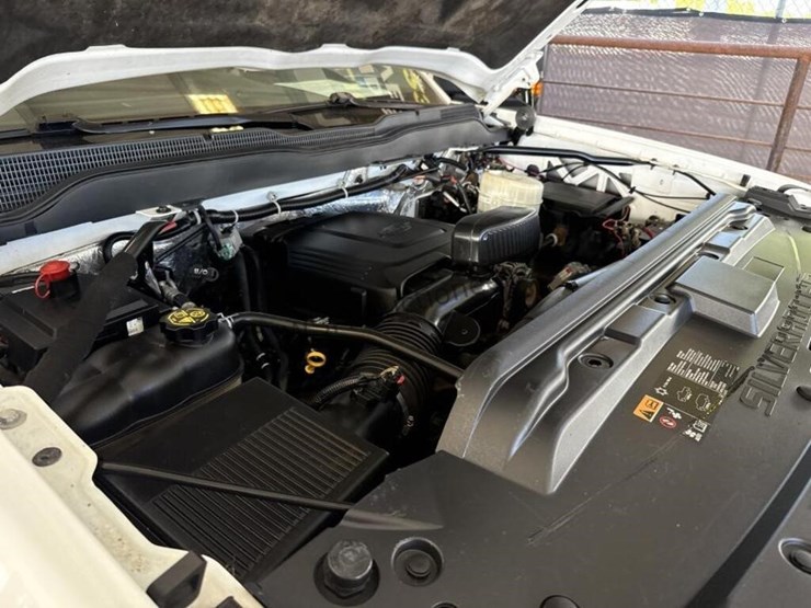 2018-chevrolet-silverado-3500hd-image-14