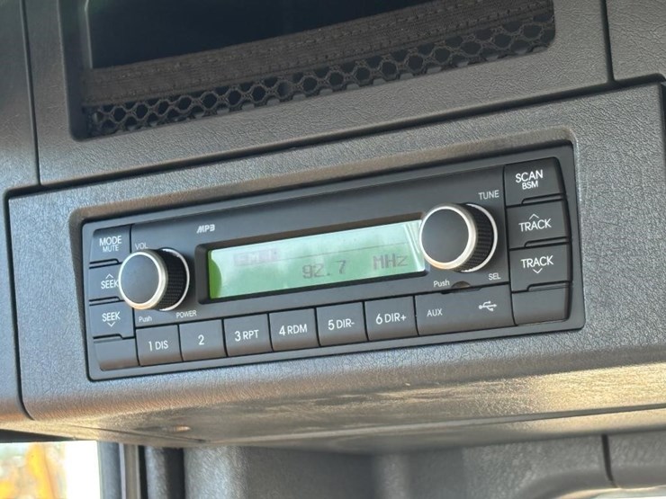 2024-case-cx60c-image-42