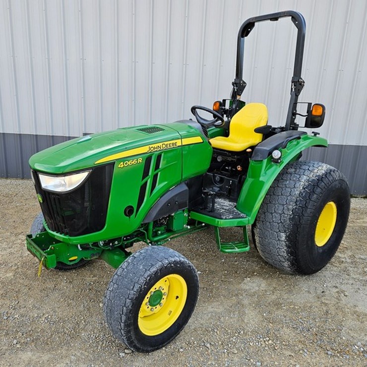 JOHN DEERE 4066R