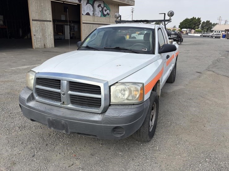 2007-dodge-dakota-image-1