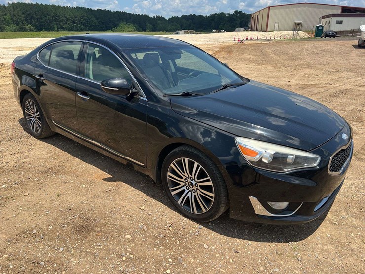 2014-kia-cadenza-4-door-sedan-(155,518-miles)-image-4