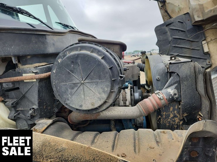 2004-international-durastar-4300-image-22
