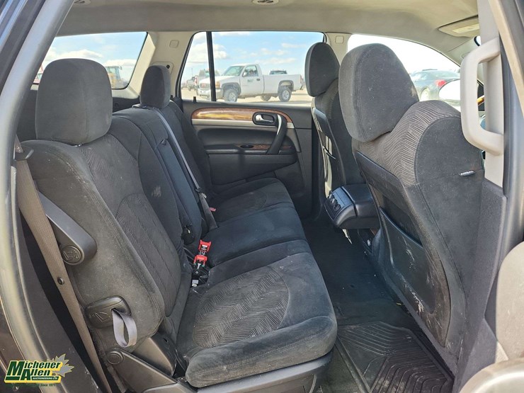 2010-buick-enclave-image-19