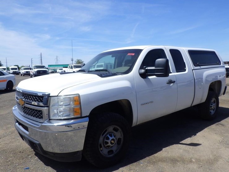 2013-chevrolet-2500hd-image-1