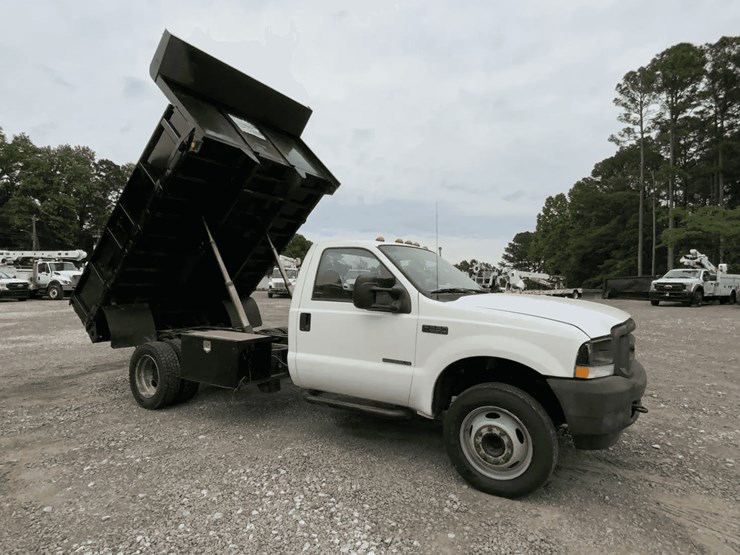 2003-ford-f550-image-1