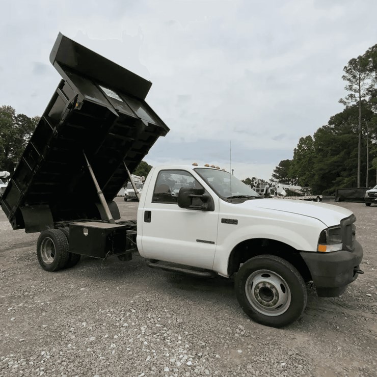 2003 FORD F550