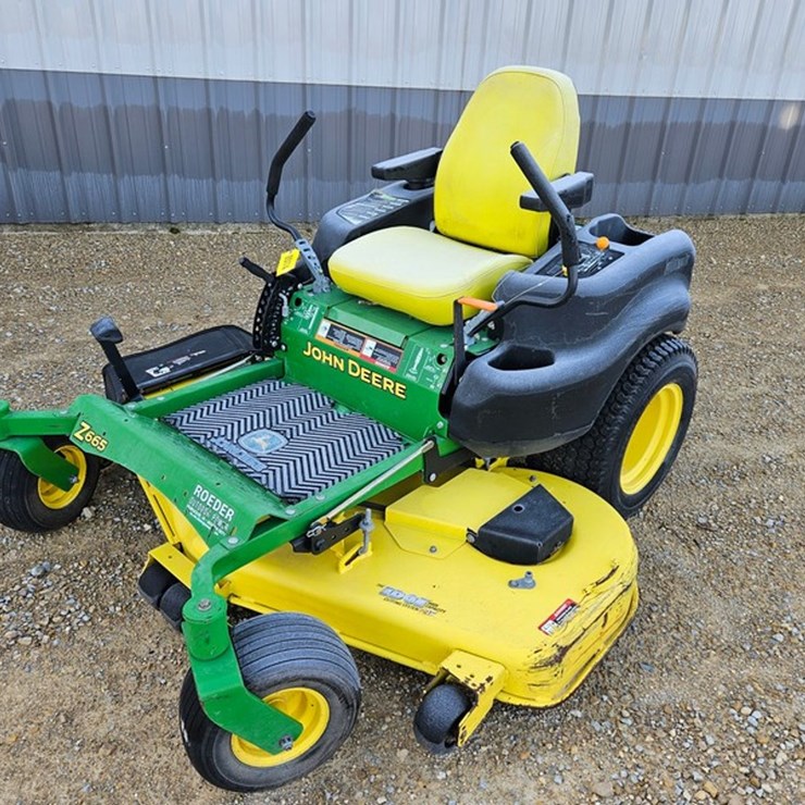 JOHN DEERE Z665