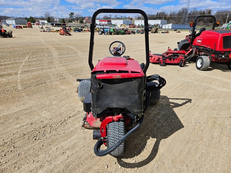 2011-toro-groundsmaster-3500d-image-4