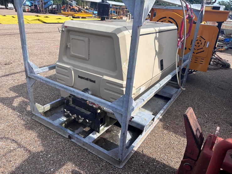 #2812-•-ingersoll-rand-air-compressor-image-2