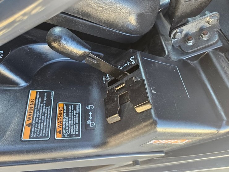 2015-kubota-rtv-x1100c-image-27