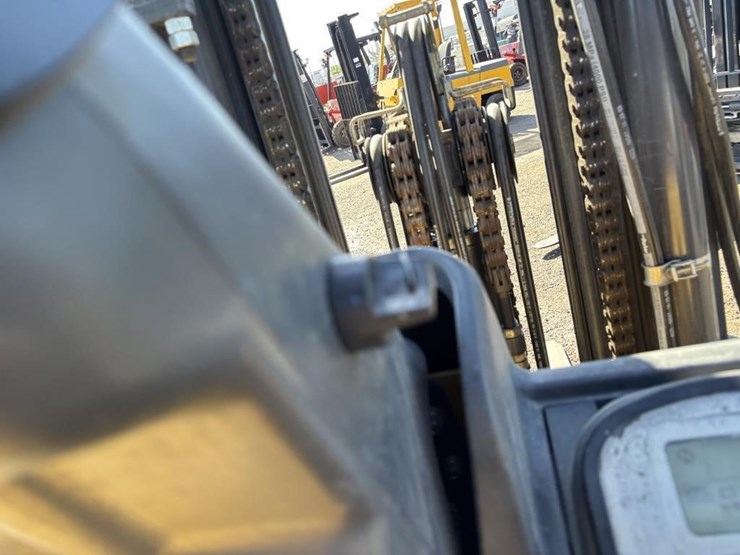 caterpillar-ec30n2-image-19