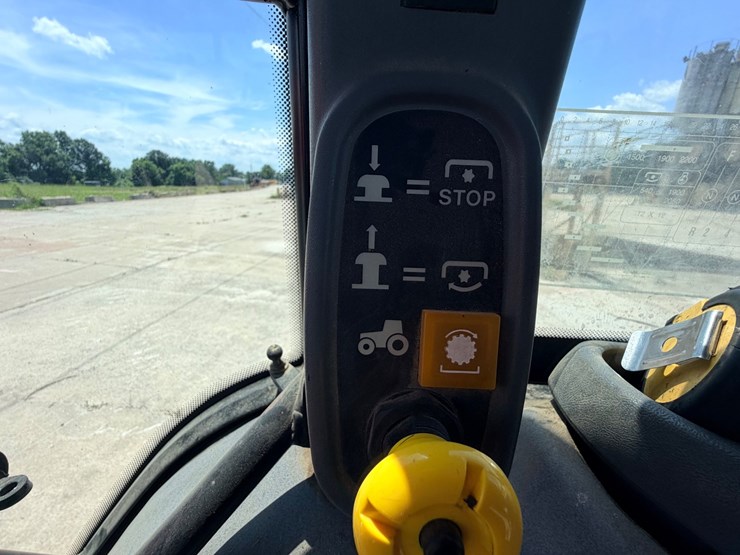 2000-new-holland-ts100-image-68