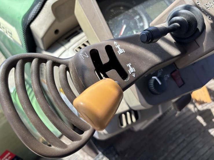 john-deere-6420-image-36