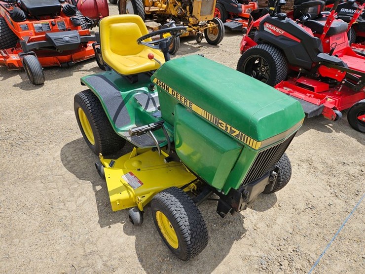 john-deere-317-image-7