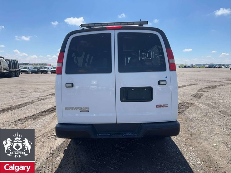 2016-gmc-3500-image-4