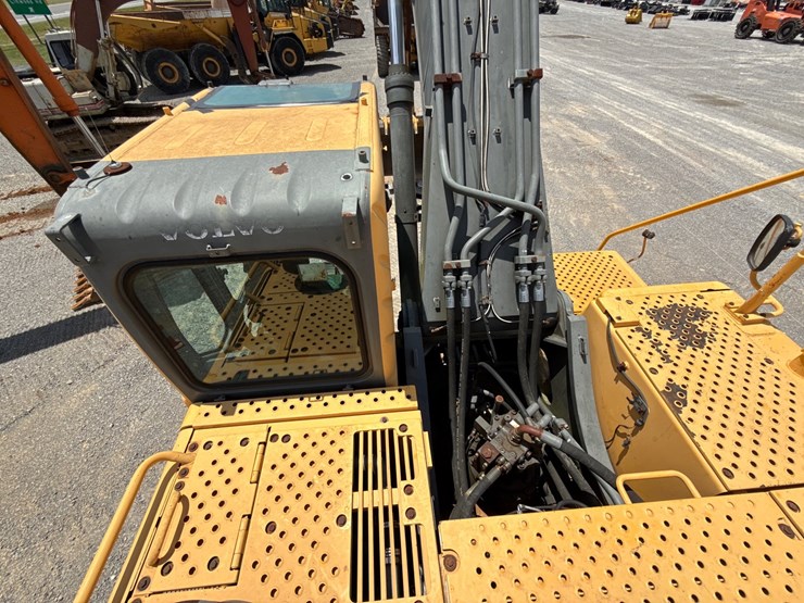 volvo-ec330b-lc-image-34