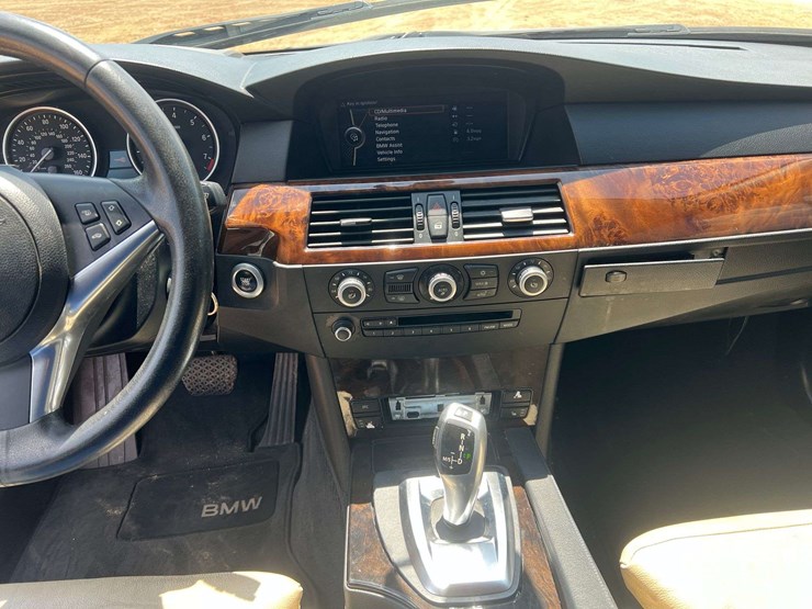 2010-bmw-535i-4-door-sedan-(171,524-miles)-image-13