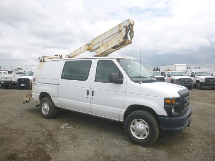 2011-ford-e350-image-2