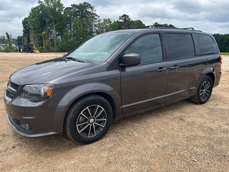 2018-dodge-grand-caravan-gt-image-1