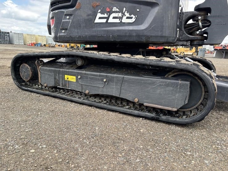 2021-bobcat-e26-image-24