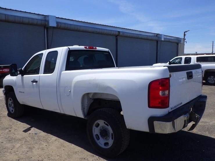 2013-chevrolet-2500hd-image-4