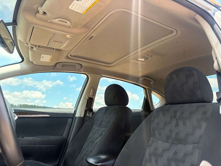 2013-nissan-sentra-4-door-sedan-(163,899-miles)-image-15