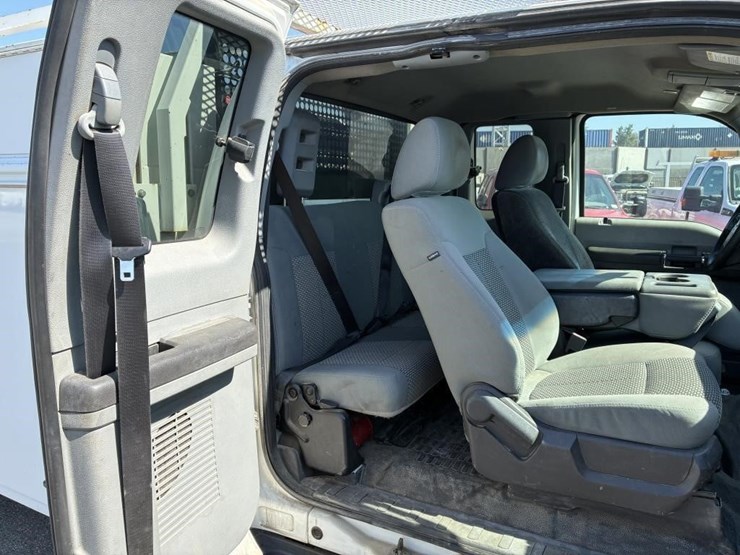 2011-ford-f550-image-12