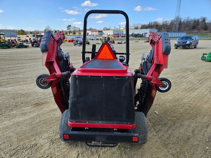 #5034-•-toro-ground-master-4000d-4x4-wide-area-mower-image-17