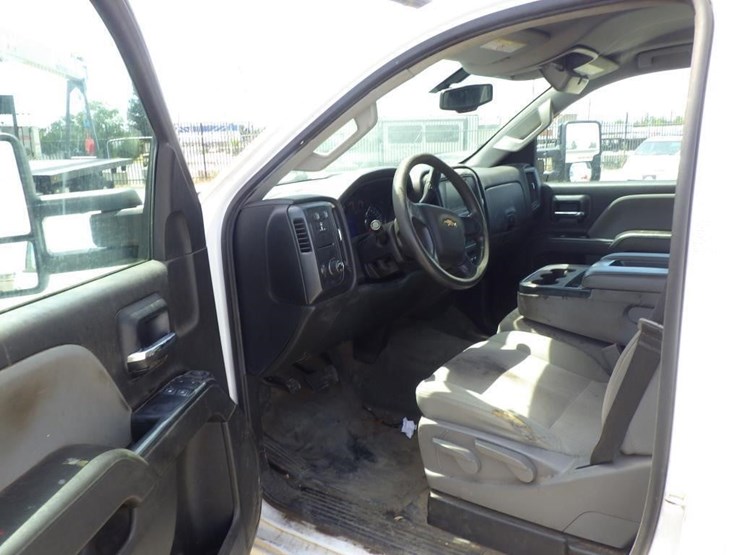 2018-chevrolet-2500-image-5