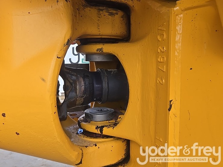 2021-volvo-a25g-image-24