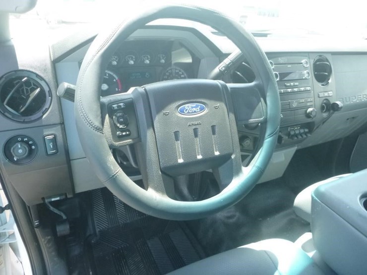 2012-ford-f550-image-21