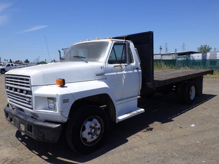 1984-ford-f650-image-1