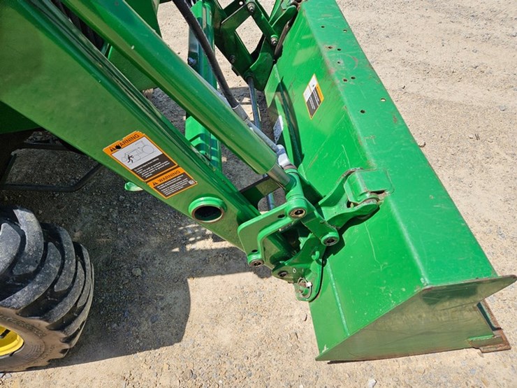 john-deere-3520-image-25