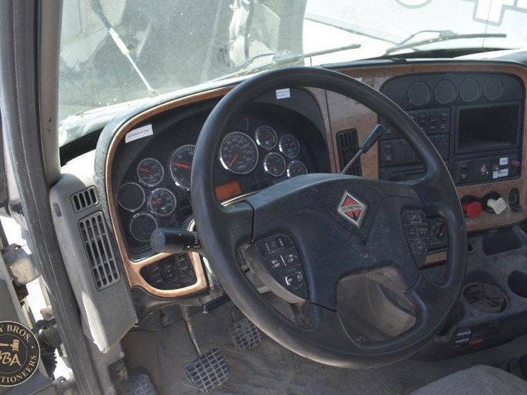 2010-international-prostar-image-38