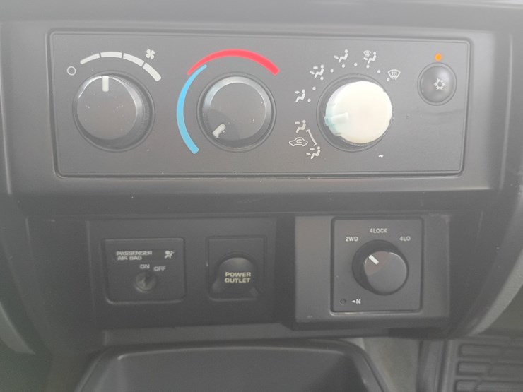 2005-dodge-dakota-image-41