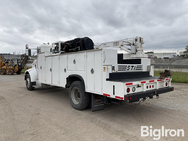 2001-peterbilt-330-image-7