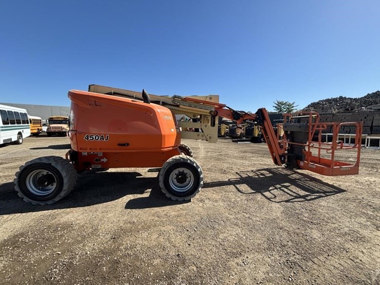2019-jlg-450aj-image-7