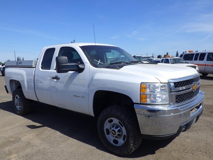 2013-chevrolet-2500hd-image-2