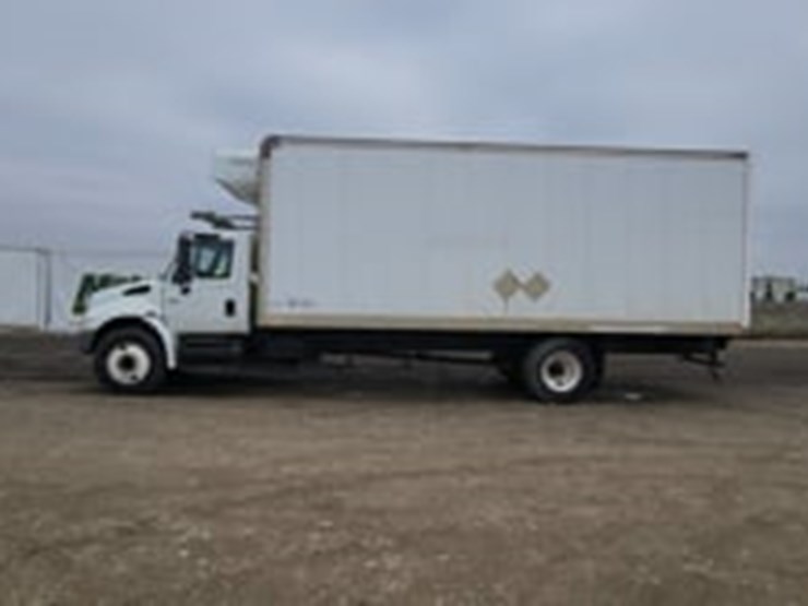 2004-international-durastar-4300-image-5