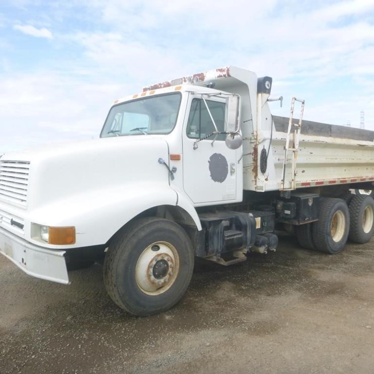 1999 INTERNATIONAL 2674