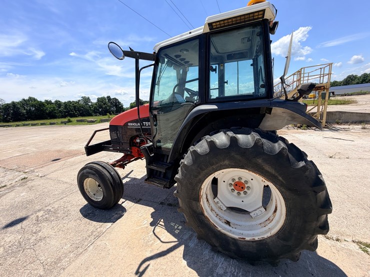 2000-new-holland-ts100-image-9