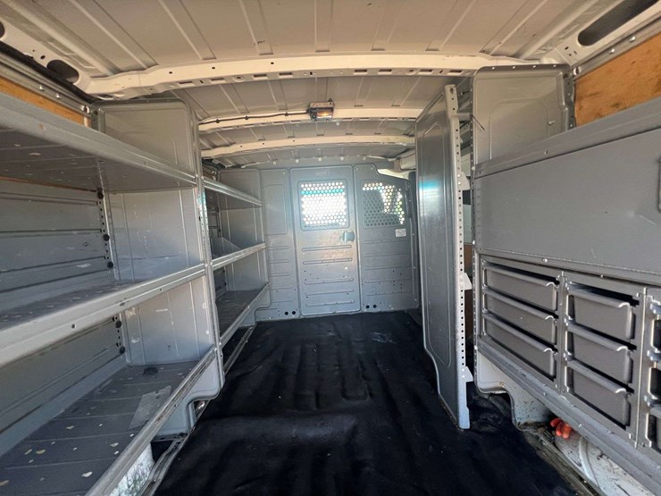 2018-utility-van-image-18