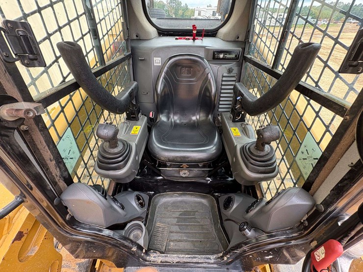 2014-caterpillar-299d-image-8