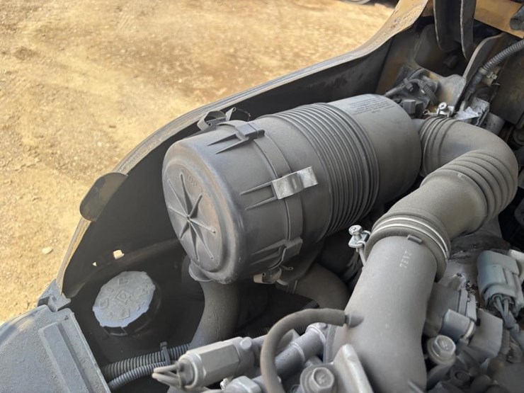 2017-caterpillar-2c6000-image-31